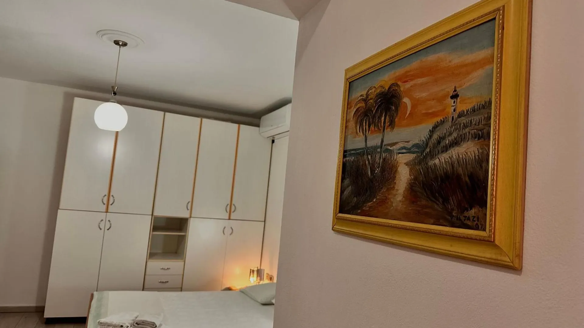 Hostel Grande House Tiran