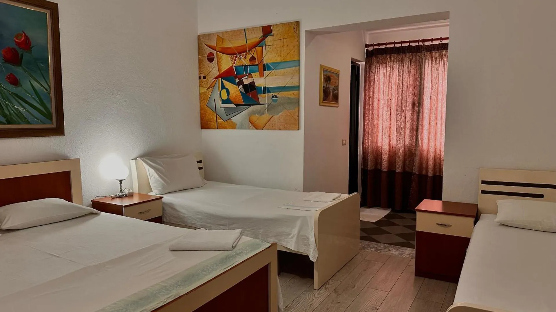 Hostel Grande House Tiran