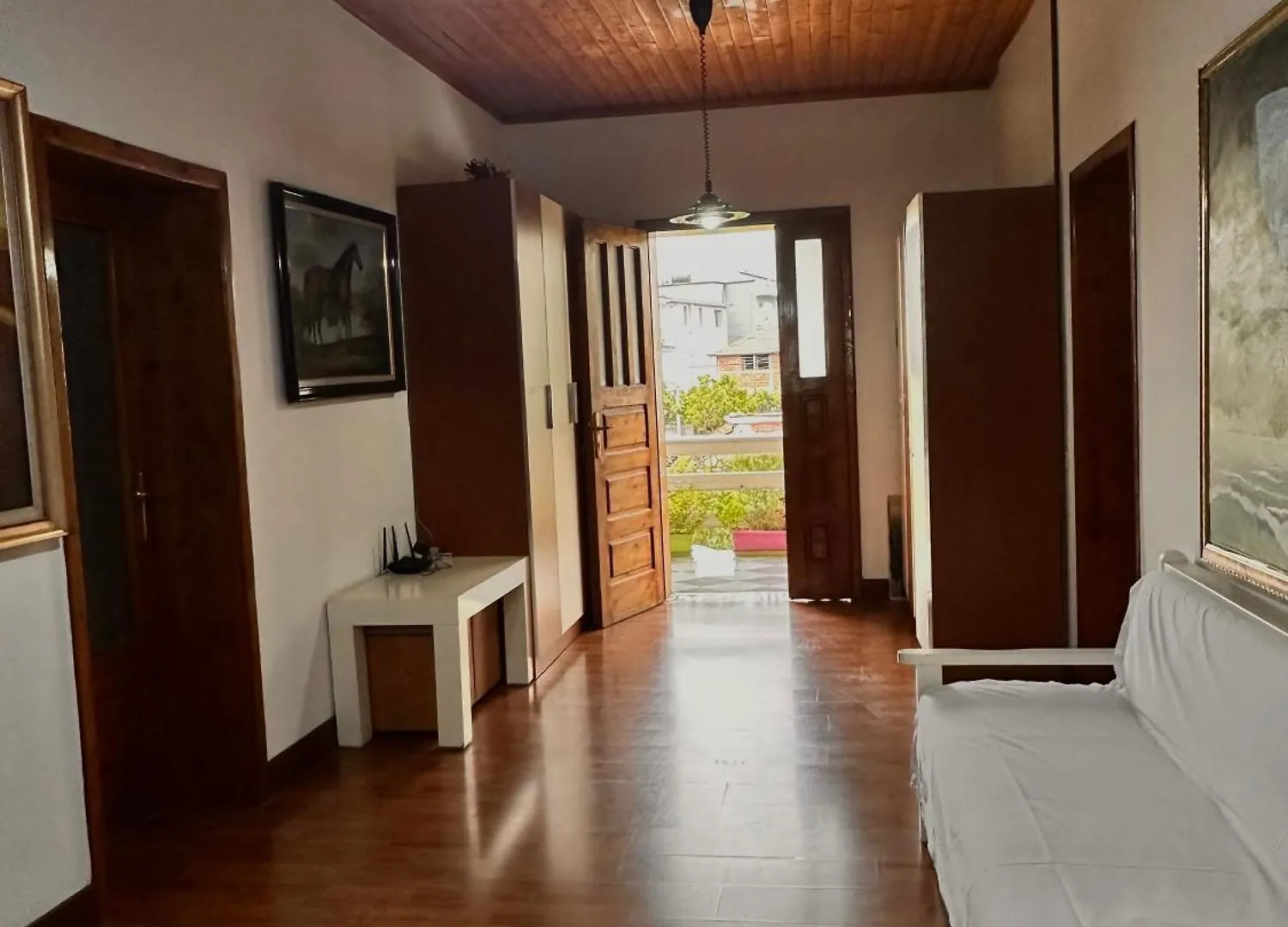 Hostel Grande House Tiran
