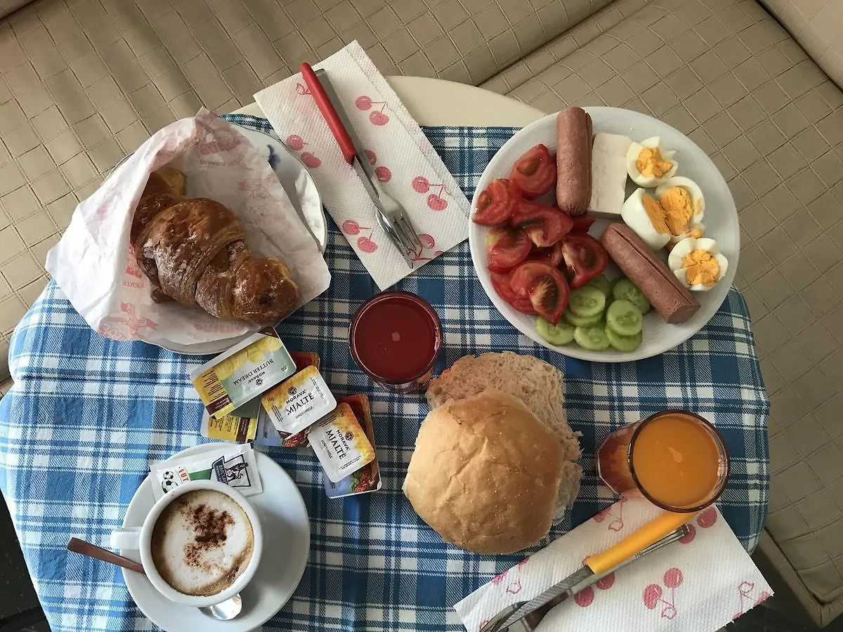 Hostel Grande House Tiran 0*,  Arnavutluk